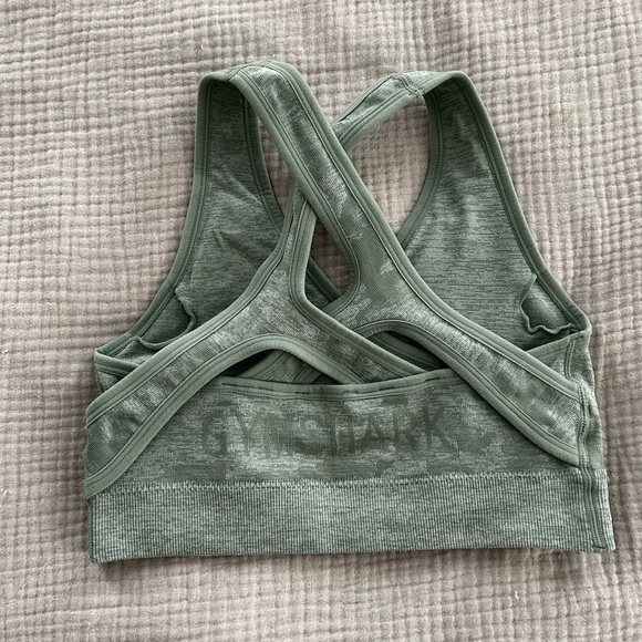 Gymshark Camo sports bra - Picture 2 of 2